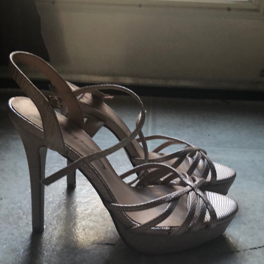 High heels - Picture 2 of 5